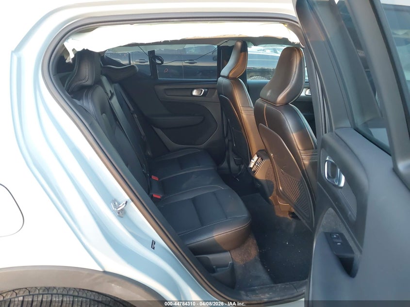 2019 Volvo Xc40 T5 Momentum VIN: YV4162UK3K2127372 Lot: 44784310