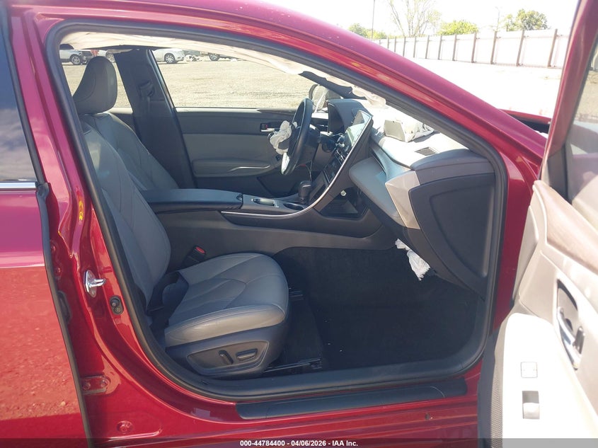 2021 Toyota Avalon Xle Hybrid