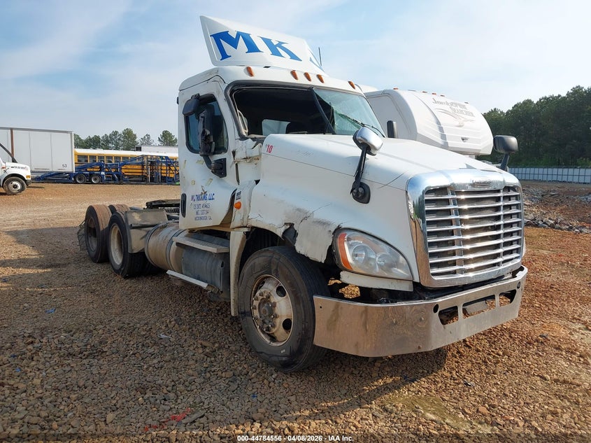 2015 Freightliner Cascadia 125
