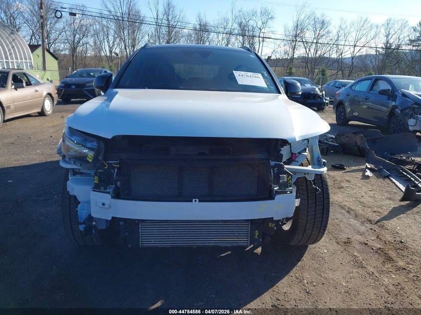 2020 Volvo Xc40 T5 R-Design VIN: YV4162UM2L2288430 Lot: 44784586