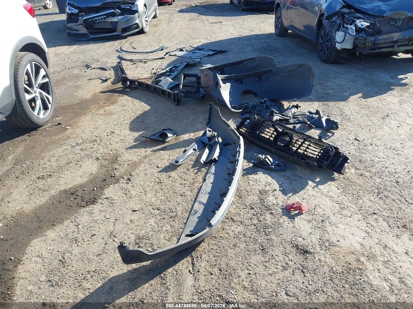 2020 Volvo Xc40 T5 R-Design VIN: YV4162UM2L2288430 Lot: 44784586