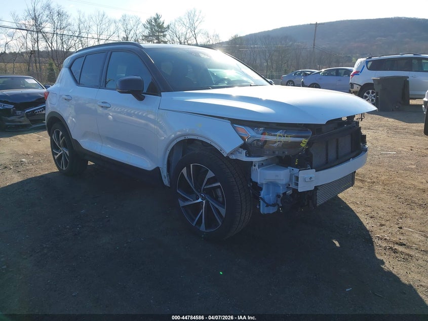 2020 Volvo Xc40 T5 R-Design