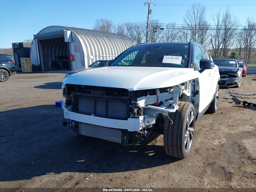 2020 Volvo Xc40 T5 R-Design VIN: YV4162UM2L2288430 Lot: 44784586