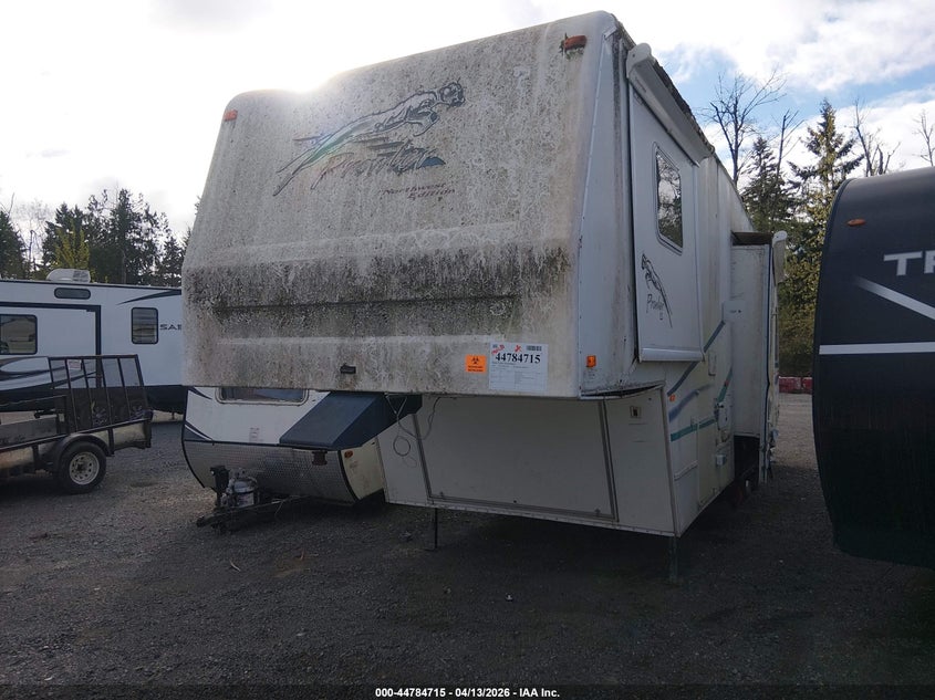 2001 Fleetwood Prowler Series M-32-