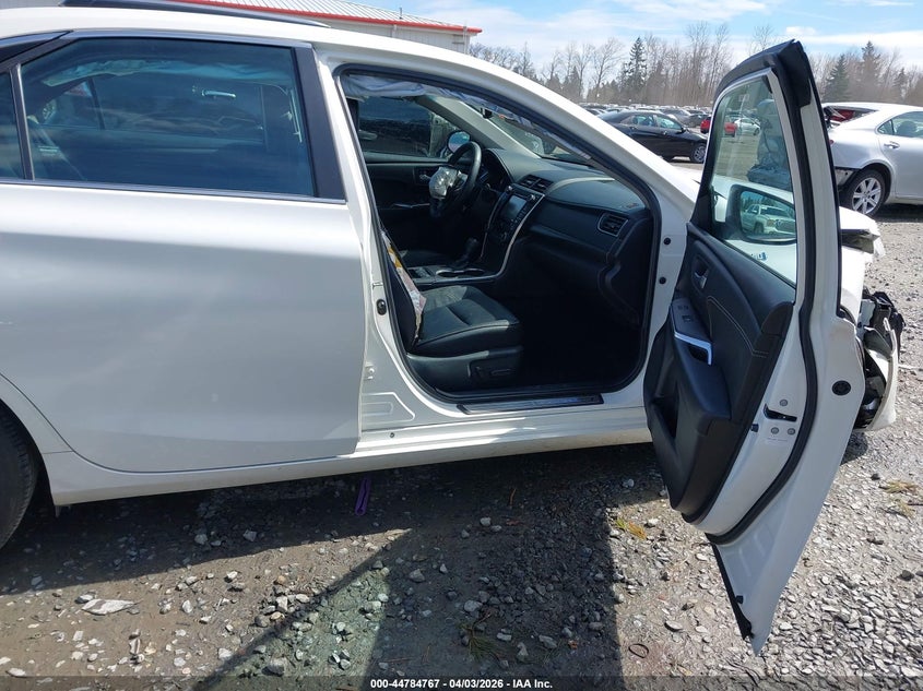 2015 Toyota Camry Hybrid Xle