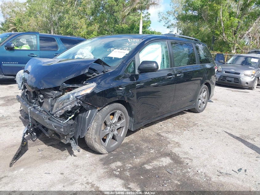 2018 Toyota Sienna Se Premium 8 Passenger