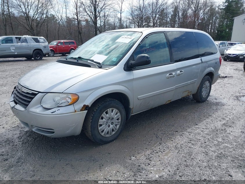 2005 Chrysler Town & Country Lx