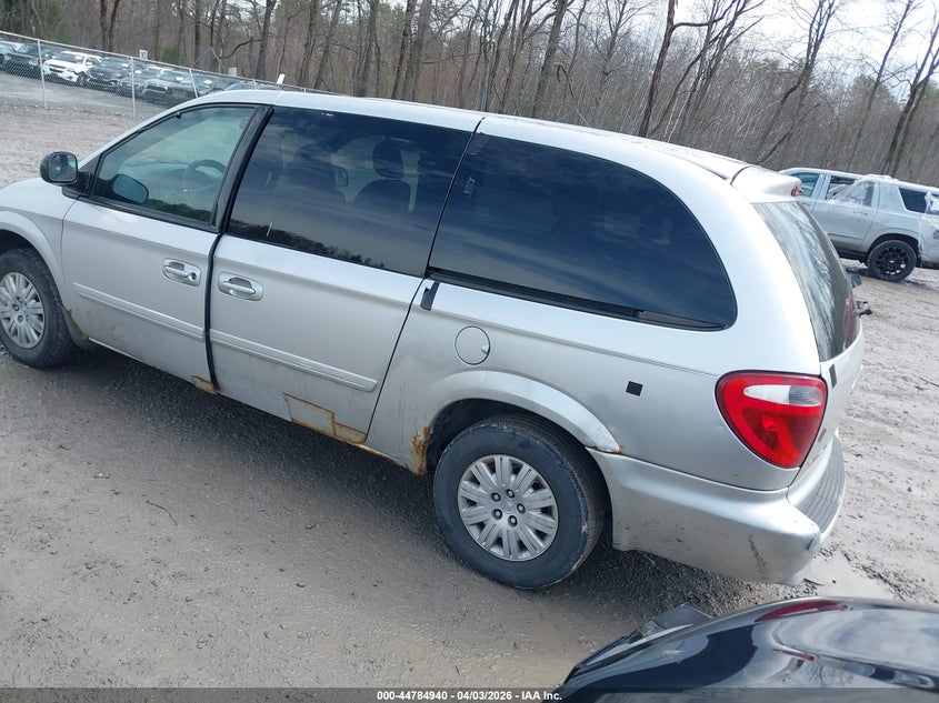 2005 Chrysler Town & Country Lx