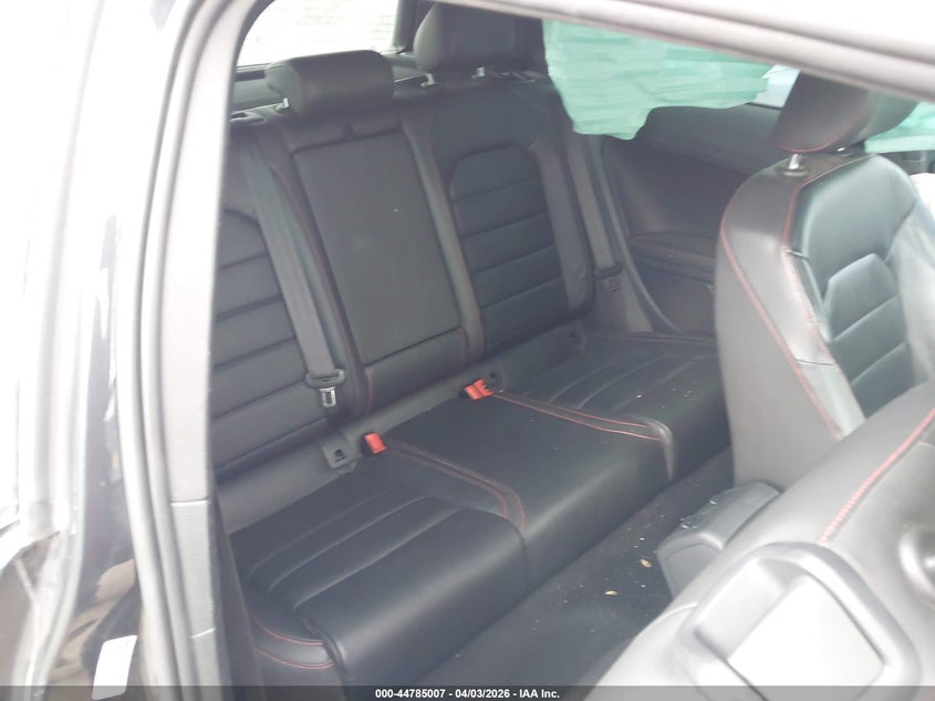 2015 Volkswagen Golf Gti 2.0T Se 2-Door VIN: 3VWTT7AU2FM070102 Lot: 44785007