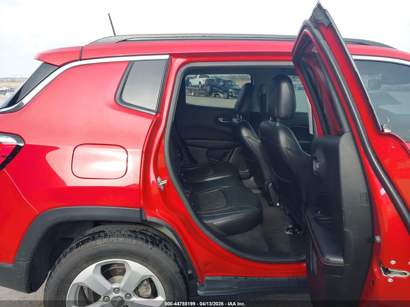 3C4NJDBB8JT139385 2018 Jeep Compass 2.4 Latitude 4x4 Red