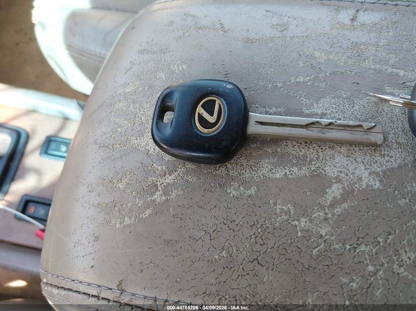 1998 Lexus Es 300 VIN: JT8BF28G3W5035713 Lot: 44785206