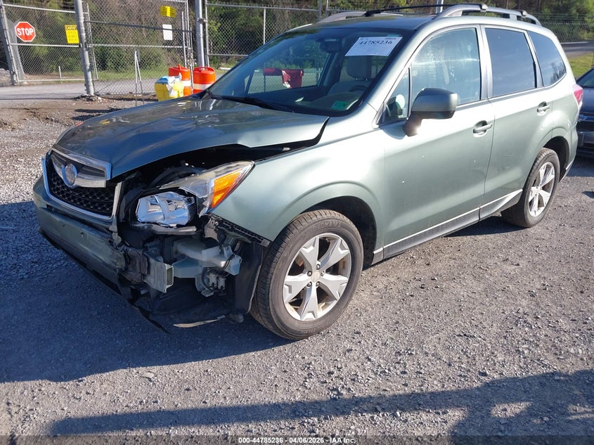 2015 SUBARU FORESTER auction photo 2