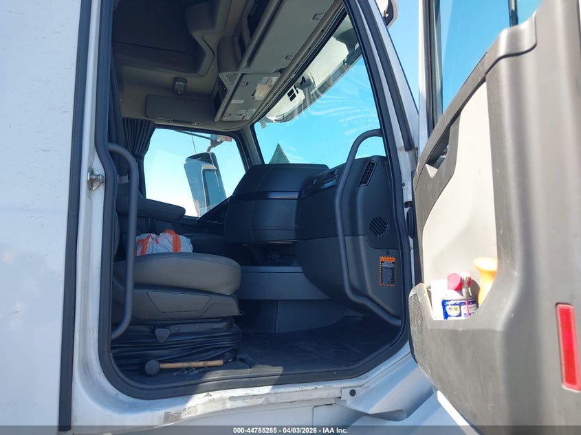 2023 Volvo Vnl white Lot 111044785285 Vin 4V4NC9EH6PN611720