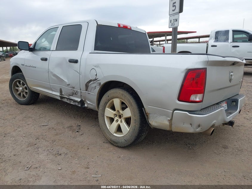 1C6RD7KT1CS164322 2012 Ram 1500 5.7 Ram St silver