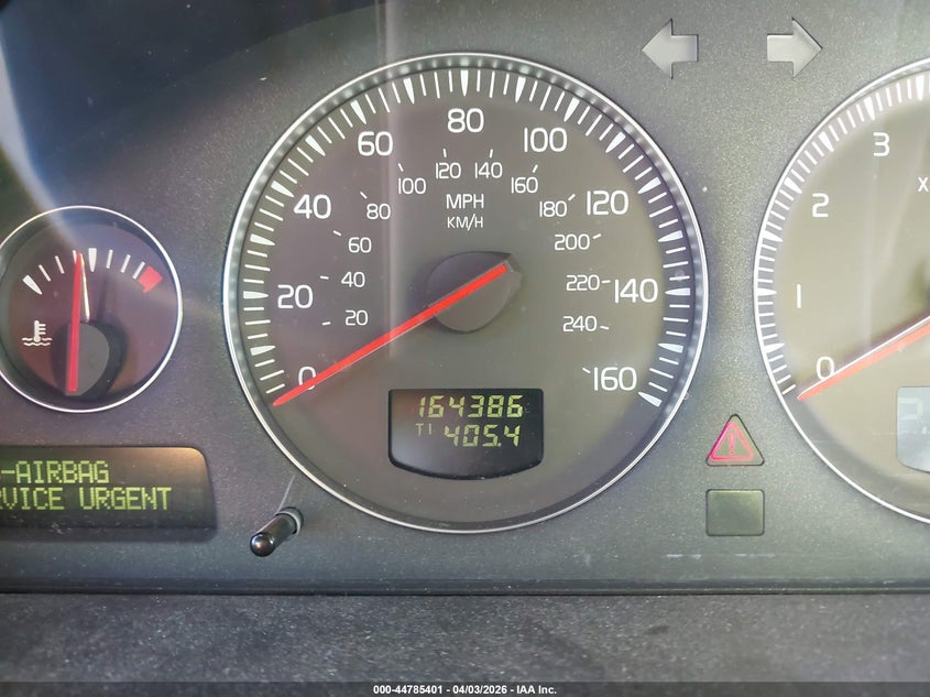 2004 Volvo V70 2.5T VIN: YV1SW59V042421188 Lot: 44785401