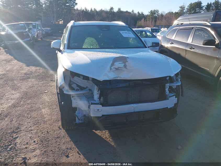 2023 Volvo Xc40 B5 Plus Bright Theme VIN: YV4L12UN4P2929308 Lot: 44785488