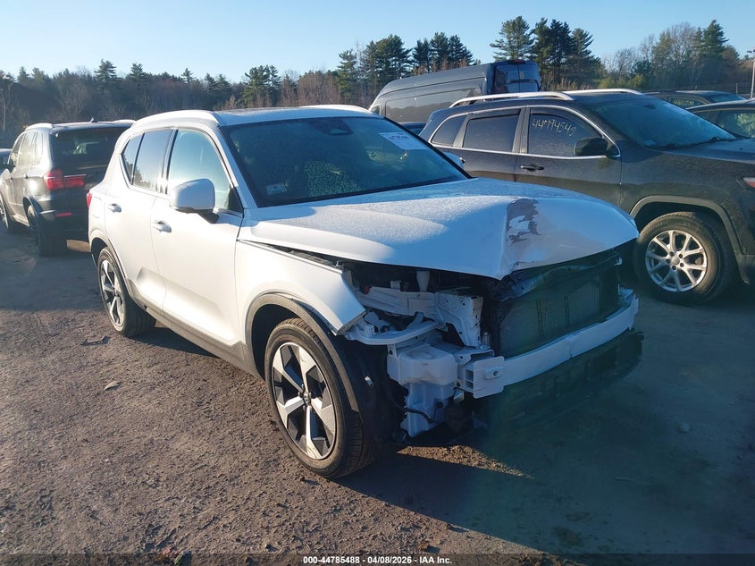 2023 Volvo Xc40 B5 Plus Bright Theme VIN: YV4L12UN4P2929308 Lot: 44785488