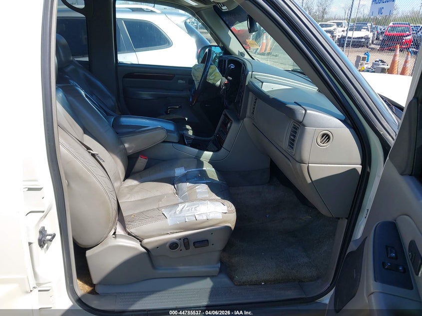 2003 Cadillac Escalade Standard