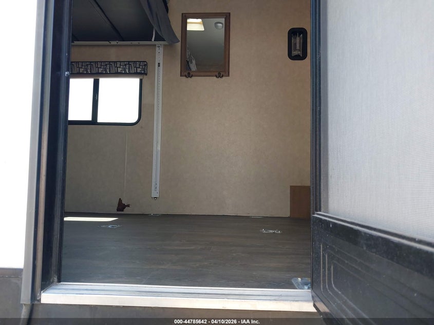 2016 CRUISER RV STRYKER auction photo 5
