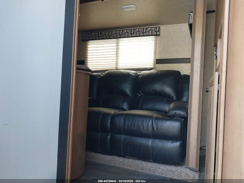 2016 CRUISER RV STRYKER auction photo 8