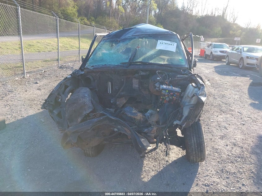 2002 GMC Sonoma Sl VIN: 1GTCS19W828262776 Lot: 44785683