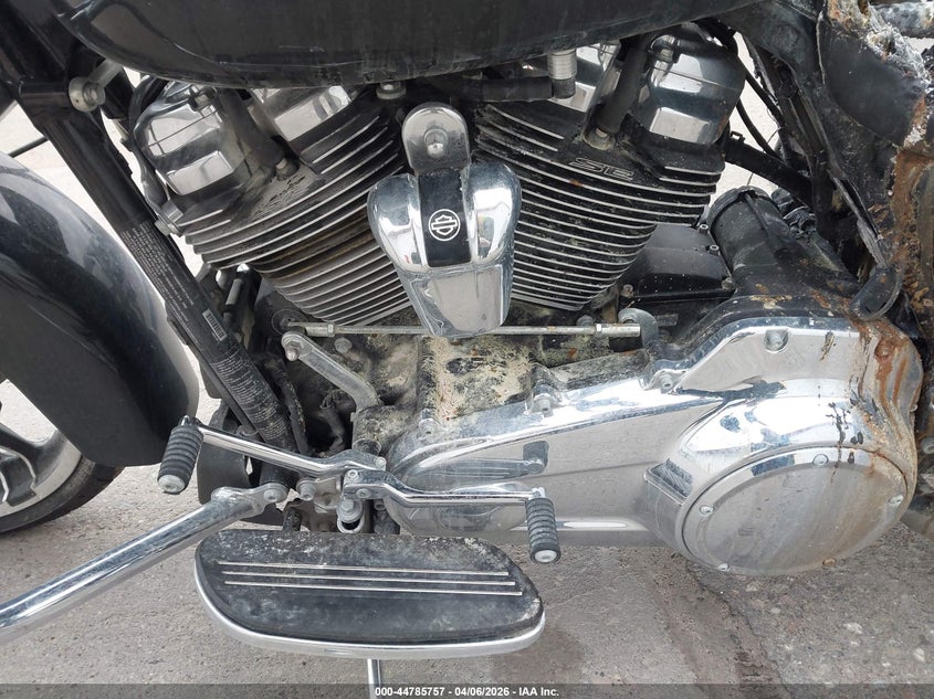 2017 Harley-Davidson Flhxs Street Glide Special VIN: 1HD1KRC16HB670576 Lot: 44785757