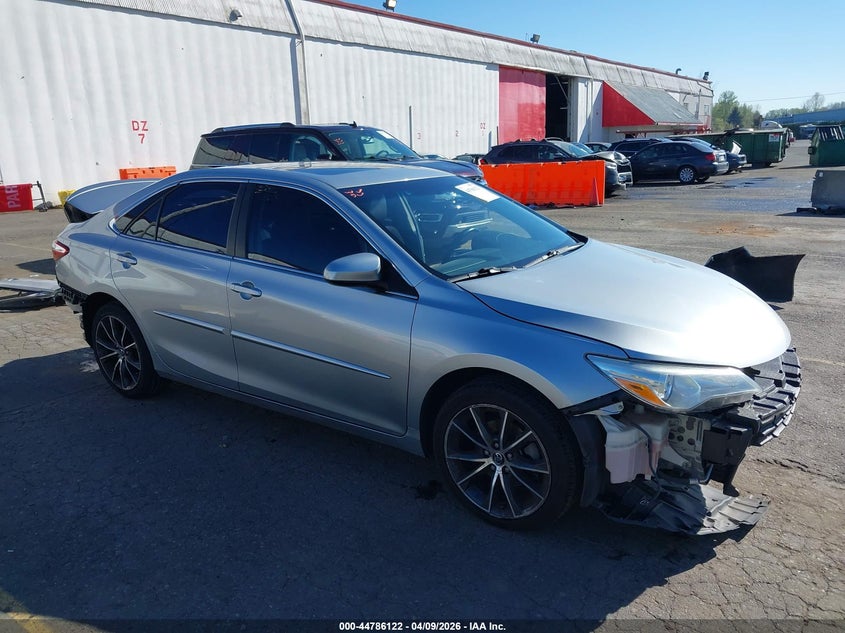 2016 Toyota Camry Xse