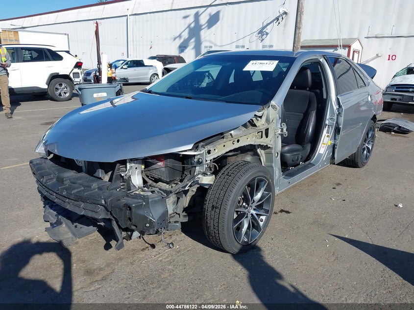 2016 Toyota Camry Xse