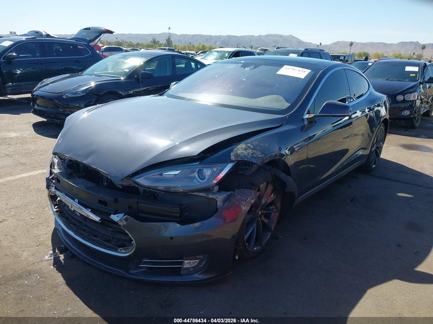 Vin: 5yjsa1e18ff118613, lot: 45283692, tesla model s 60/70/85 20152