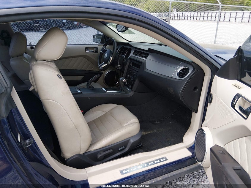 2011 Ford Mustang V6 Premium