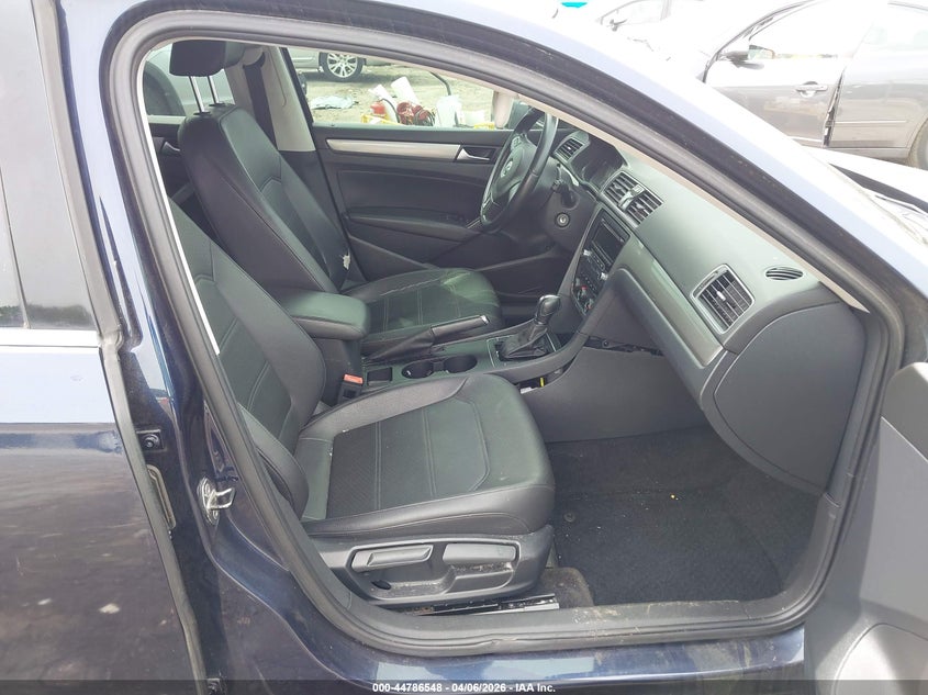 2014 Volkswagen Passat 1.8T Wolfsburg Edition