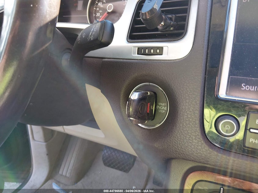 2014 Volkswagen Touareg 3.6L Lux VIN: WVGEF9BP1ED001446 Lot: 44786580