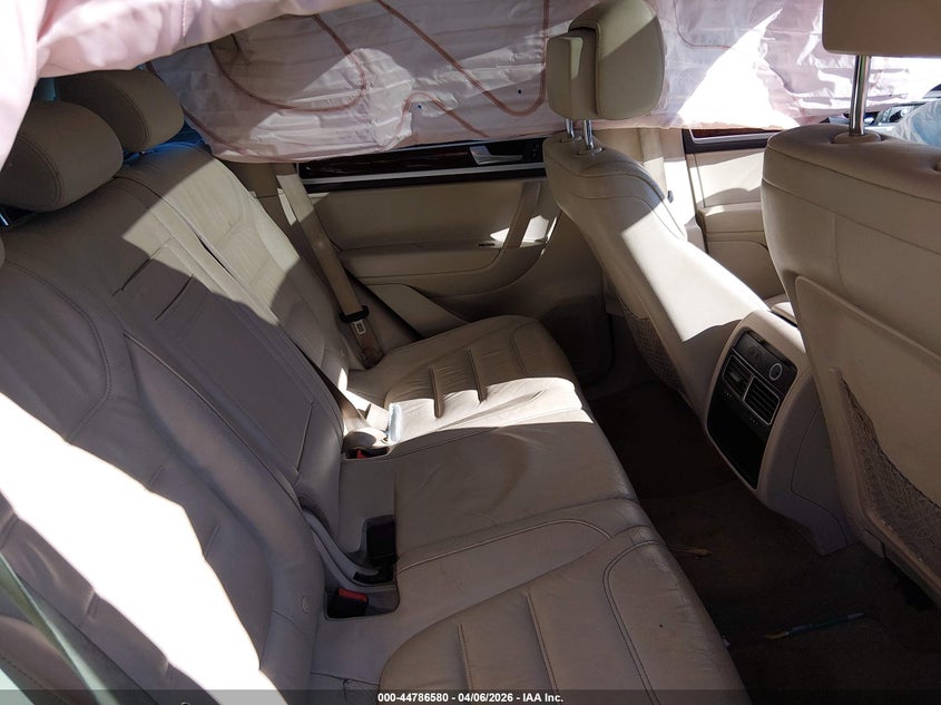 2014 Volkswagen Touareg 3.6L Lux VIN: WVGEF9BP1ED001446 Lot: 44786580