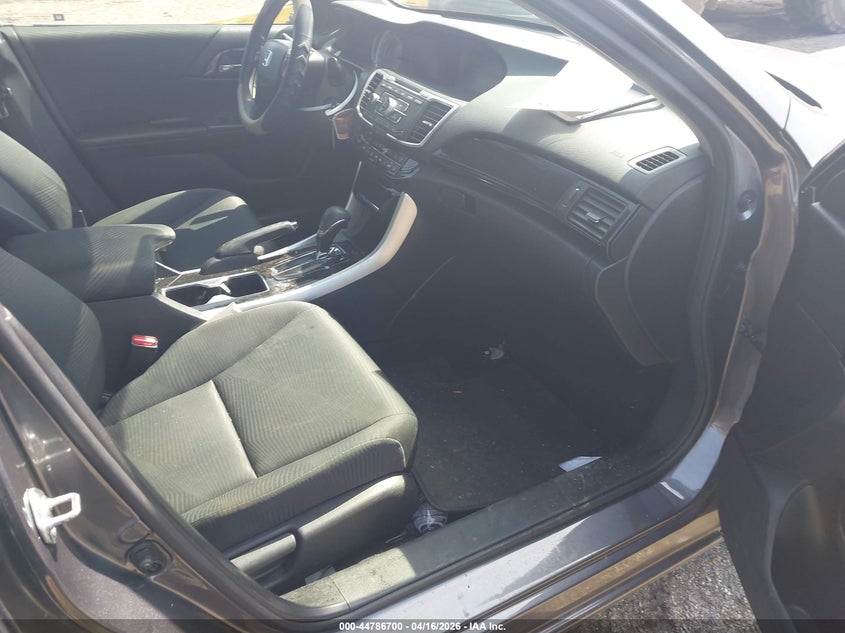 2017 HONDA ACCORD auction photo 5