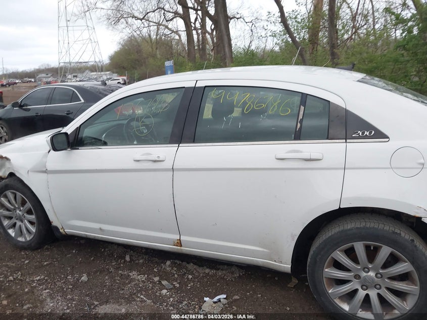 1C3CCBBB5CN176746 2012 Chrysler 200 2.4 Touring white
