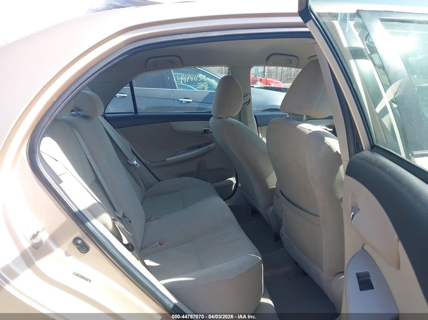 2011 TOYOTA COROLLA auction photo 8