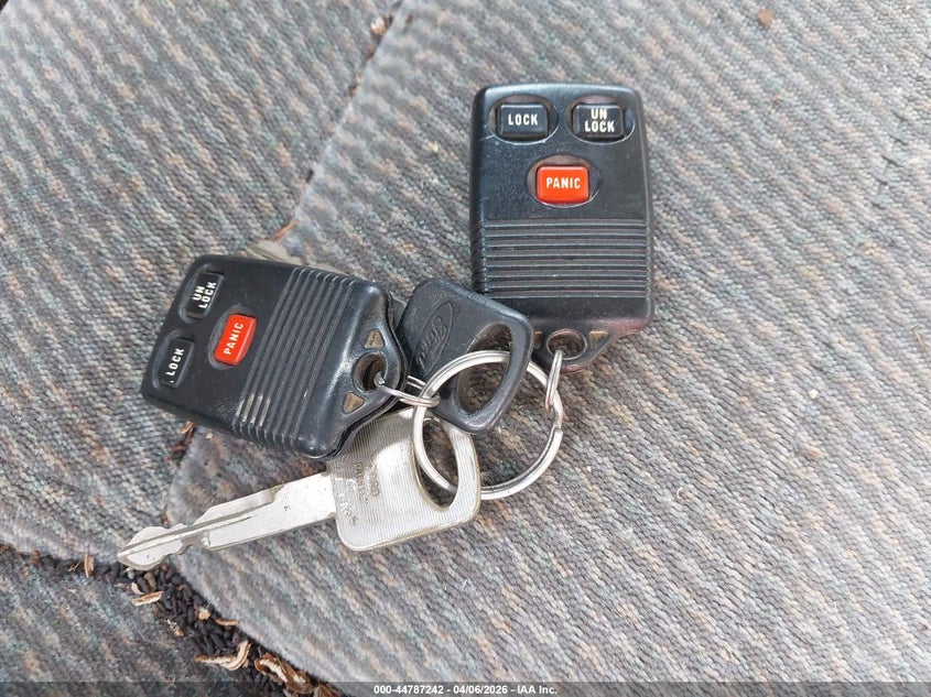 1997 Ford Explorer VIN: LOT-1-44787242 Lot: 44787242