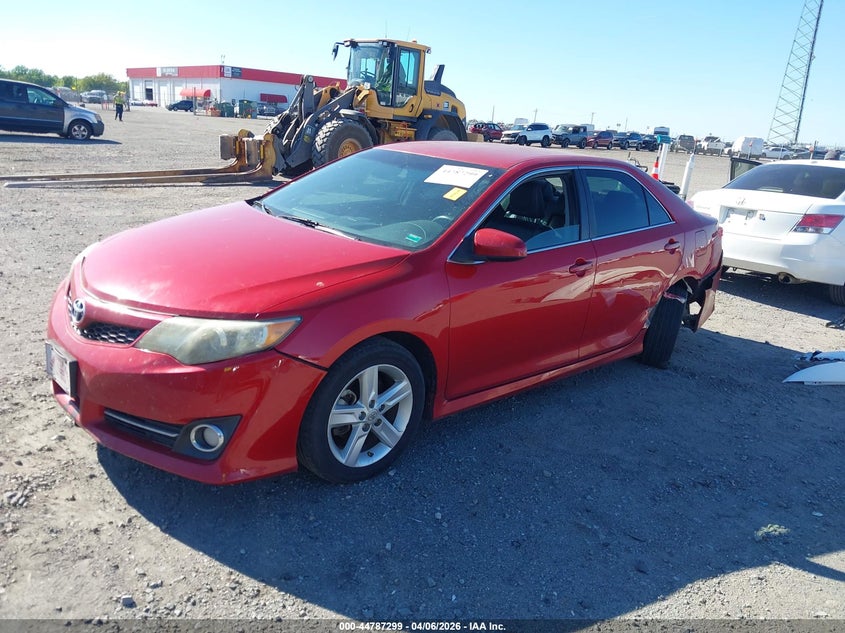 2013 TOYOTA CAMRY auction photo 2