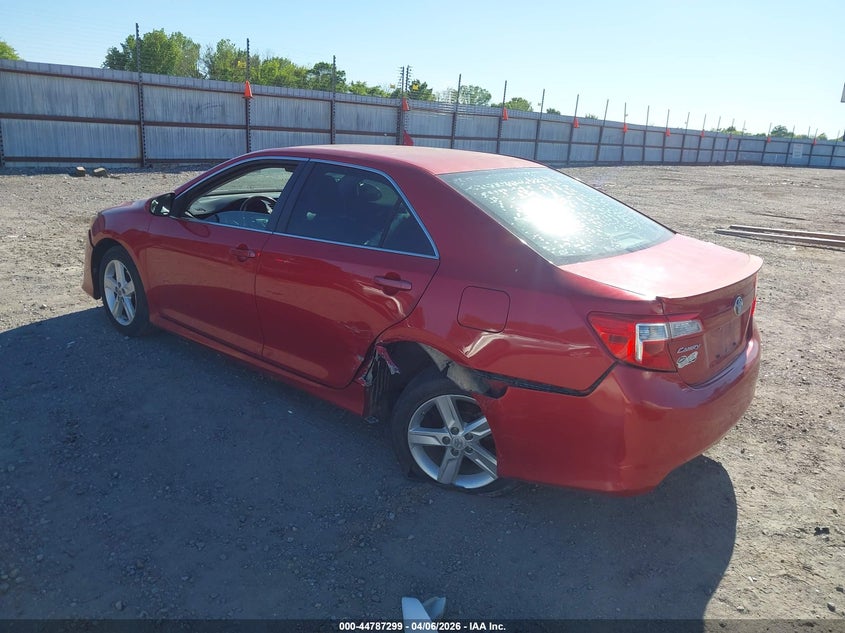 2013 TOYOTA CAMRY auction photo 3