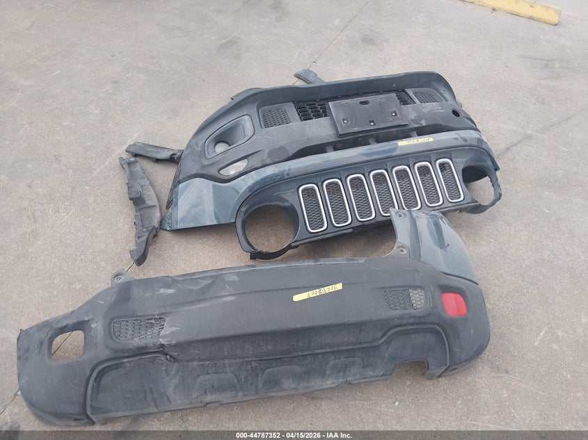 2017 Jeep Renegade Latitude Fwd VIN: ZACCJABB2HPG21096 Lot: 44787352