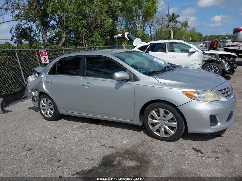 2013 TOYOTA COROLLA LE