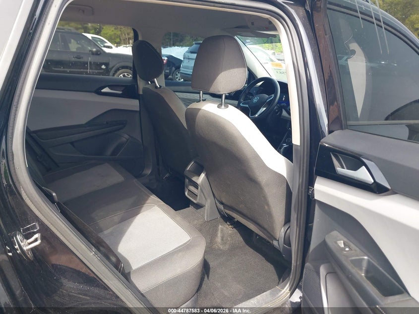 2024 VOLKSWAGEN TAOS auction photo 8
