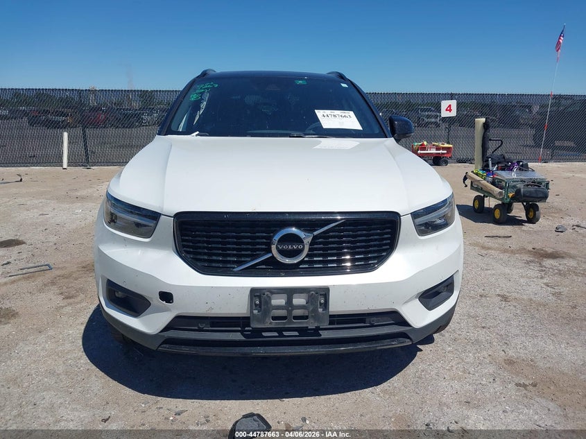 2019 Volvo Xc40 T5 R-Design VIN: YV4162UMXK2142646 Lot: 44787663