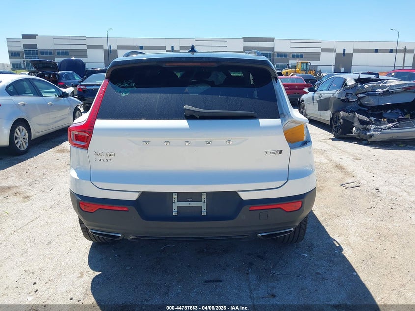 2019 Volvo Xc40 T5 R-Design VIN: YV4162UMXK2142646 Lot: 44787663
