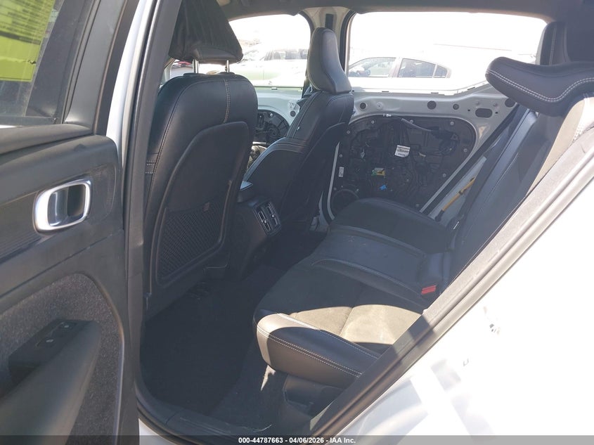 2019 Volvo Xc40 T5 R-Design VIN: YV4162UMXK2142646 Lot: 44787663