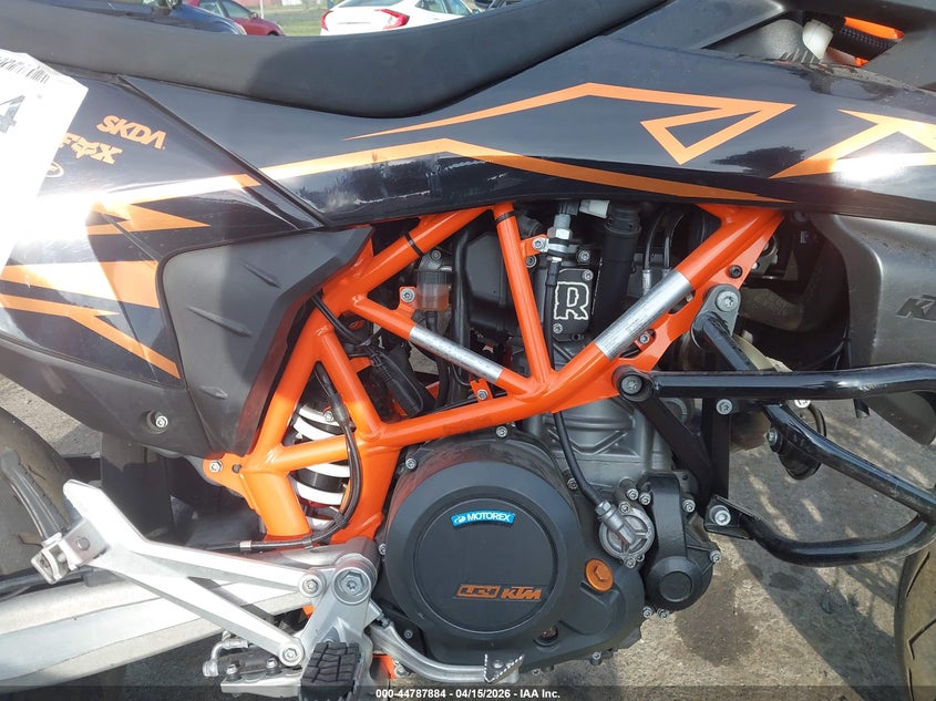2019 Ktm 690 Smc R VIN: VBKLSV400KM747316 Lot: 44787884