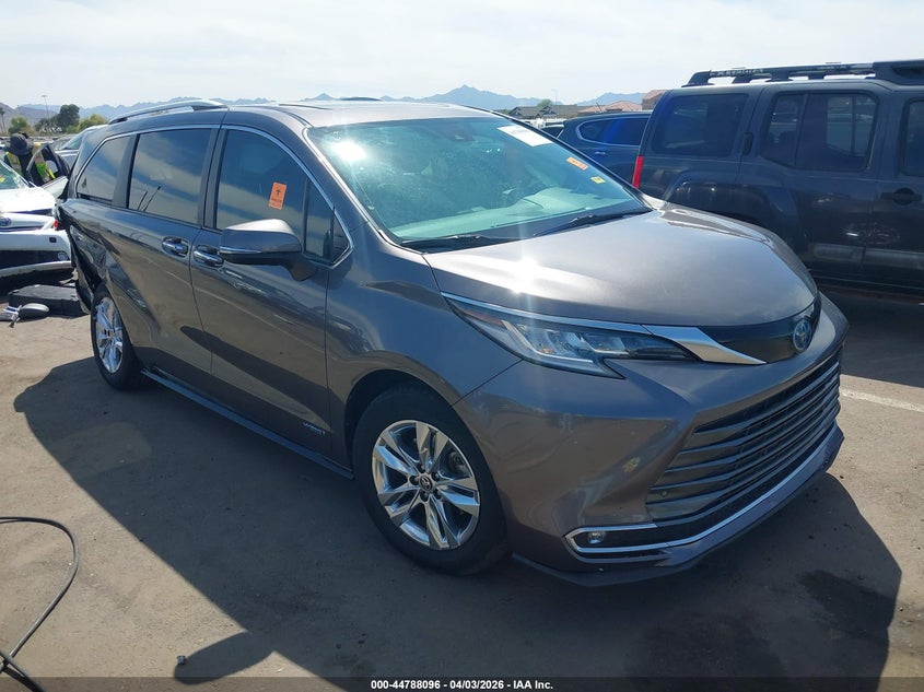 5TDZRKEC3MS002064 2021 Toyota Sienna Limited auction photo 1