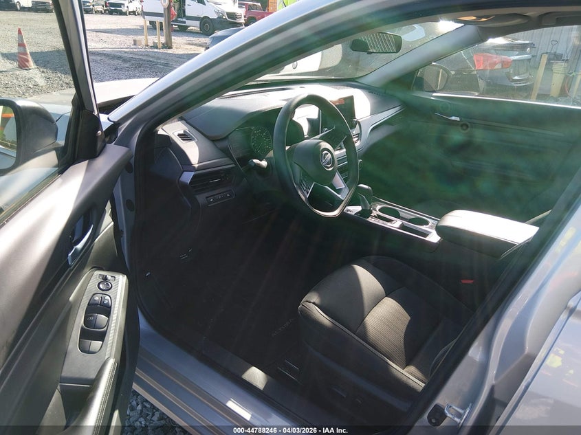 2024 Nissan Altima Sv Fwd