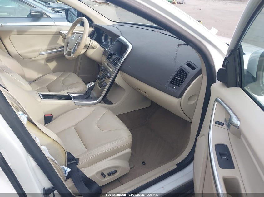 2013 VOLVO XC60 auction photo 5