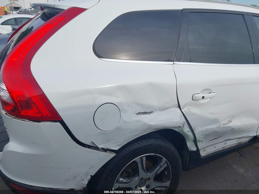 2013 VOLVO XC60 auction photo 6